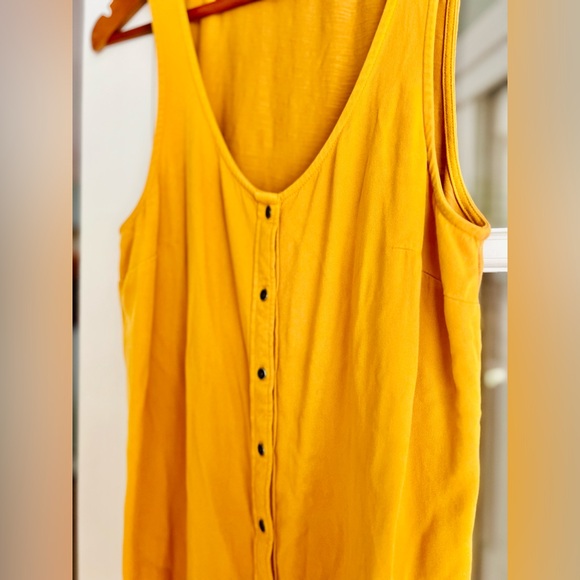 Universal Thread Yellow Button Up Sleeveless Shirt, Size Medium, NWOT - Picture 4 of 5